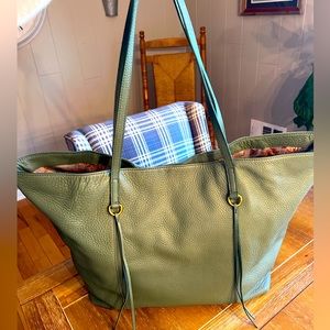 EUC HOBO Kingston in Pebbled Leather (w/dust bag)